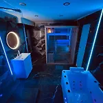 Avec Sauna, Jacuzzi, Apartment *